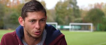 Trupul fotbalistului mort in accidentul aviatic va fi incinerat in argentina. Colere Et Degout Apres La Diffusion D Une Photo Du Corps Du Joueur Emiliano Sala Prise A La Morgue Apres Son Accident D Avion Jean Marc Morandini