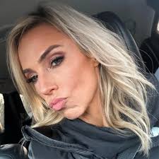 I think it's really cool that my best friend in life ended up being a  girl…and a really pretty one to boot! 😍🥰❤️👰 Feeling nostalgic,  reflective and grateful this fine Friday. This