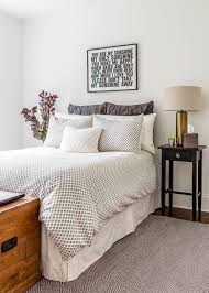 Los cálidos claros, en general, son colores sociables, ideales para salones, cocinas y zonas de estar. 20 Ideas Para Decorar Un Dormitorio Calido Y Acogedor Ideas Bonitas Para Cojines Mantas Colores Ca Dormitorios Decoracion Del Dormitorio Dormitorio Calido