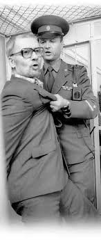 В период с 1957 по 1960 будущему серийному убийце приходиться пережить ряд новых проблем. Andrej Chikatilo Samyj Krovavyj Manyak Sssr Byl Prigovoren K Rasstrelu 15 Oktyabrya