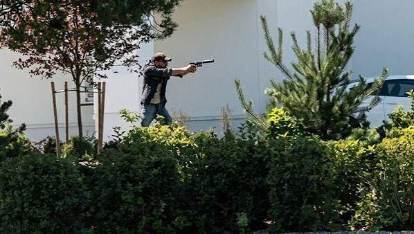 Armed 'hero' takes on In-N-Out Burger gunman in shooting that killed 3, wounded 7 - Video | Today News