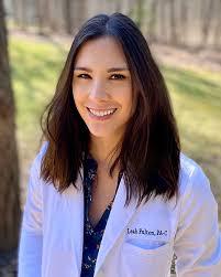 Leah Fulton's Instagram, Twitter & Facebook