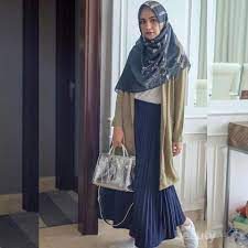 Tips memilih model gamis remaja rompi. Hijab Style Inspirasi Padu Padan Cardigan Untuk Gaya Layering Yang Chic