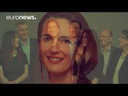 Clotilde armand este căsătorită cu matematicianul sergiu moroianu şi au avut împreună şase copii. Clotilde Armand The Frenchwoman Who Wants To Change The Face Of Politics In Romania Youtube