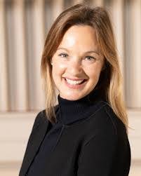 Meredith Mcarthur's Instagram, Twitter & Facebook