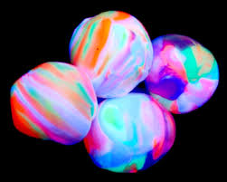 For some reason, when it comes to kids, playing is just so much more fun when it's messy. Homemade Bouncy Balls