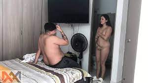 stepmother drops her towel in front of her stepson- creampie - porn in  spanish | xHamster