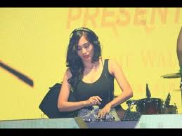 Berikut ini kompilasi 30 foto hot anggita sari yang banyak bertebaran anggita sari adalah salah seorang foto model seksi majalah pria dewasa fhm. Bibei Julius Dj Dancer Photo Model Popular 2013 Agaclip Make Your Video Clips