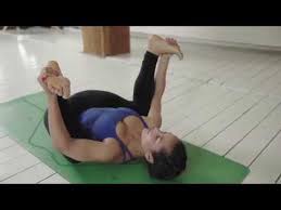 How To Do Happy Baby Ananda Balasana Yoga Pose Youtube