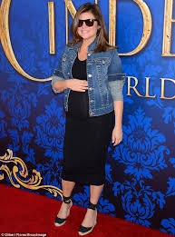 Tiffani Thiessen Shows Off Her Advanced Pregnancy At Cinderella Screening Daily Mail Online