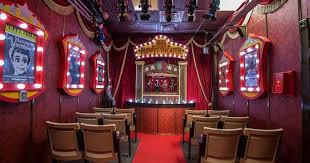 Closely linked to the space center, houston's locals can now become astronauts and space engineers for a fun 60 minutes. Vfmglryakt0rkm