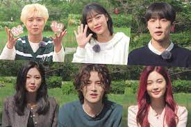 멀리서 보면 푸른 봄 / meolliseo bomyun pureun bom. At A Distance Spring Is Green Has Dropped A New Character Introduction Video Xenews Net