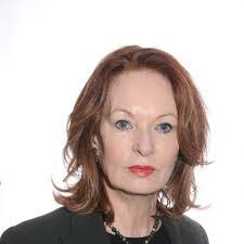 Emma Hooper's Instagram, Twitter & Facebook