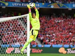 Dabei hatte der ball die torlinie bereits fast vollständig überquert. Das Blick Zeugnis Zum Frankreich Kracher Xhaka Uberragend Note 6 Yann Sommer Griezmann Sommer