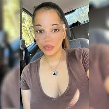 Andrea Elizabeth's Instagram, Twitter & Facebook