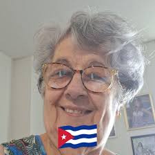 Tamara Marrero Cruz, hermana del Primer Ministro de la Dictadura Castrista  Manuel Marrero, muestra felíz las imágenes de su vida en el Hotel Paradisus  Río de Oro Resort & SPA, del que