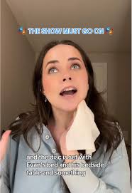 Audience Rash Evans” X Is in The Background at The Right in The Video