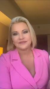 Lisa Leyba's Instagram, Twitter & Facebook