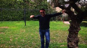 La quotidianità a colle taccone si svolge come sempre tra frenesia e ritmi sostenuti. Giugliano Giallo Sulla Morte Di Antonio Pennacchio Casco In Testa E Volto Riverso A Terra Cronaca Caserta