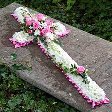 Funerals cost money, with the average figure from sunlife coming up at over £8,000 for the whole shebang. Funerals Good Florist Guide