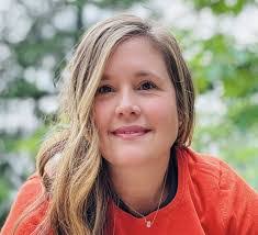 Carrie Cantrell's Instagram, Twitter & Facebook