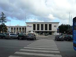 Guests will have access to public parking nearby for added convenience. Moderna Ma Non Troppo Recensioni Su Stazione Di Foggia Foggia Tripadvisor