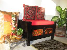 This Classic Indian Living Room Setting Captivated Our Hearts And Touched Our Soul Indian Bedroom Decor Indian Home Decor Indian Room Decor