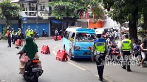 Pantai ngobaran berada di jalan ngobaran, ngrenehan, saptosari, gunung kidul, diy. Nekatnya Warga Berlibur Hingga Diusir Di Tempat Wisata Dan 6 Berita Lainnya
