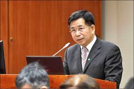 ◆ 輸入小孩健保卡卡號。 ◆ 輸入父母或監護人身分證字號。 ◆前往指定銀行atm機台（中國信託、台新及國泰世華）插入提款卡選擇「孩童家庭防疫補貼」。 ◆輸入提款卡密碼。 ◆輸入同一位父母或監護人身分證字號；輸入孩童健保卡卡號。 Drffqpiesmstim