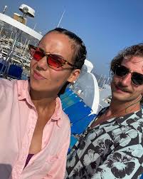 Cipro. Paphos. In ordine: 1. Non un buon inizio 2. “Non riesco a dormire in  aereo” 3. Un pellicano da “Il Pellicano” 4. Crollavo a pezzi ma “Ei !  Facciamo una foto”