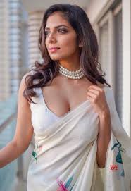 Actress malavika mohanan bold photos of malavika mohanan malavika hot malavika mohanan malavika mohanan album malavika mohanan cleavage malavika mohanan cleavage exposing. Malavika Mohanan Wallpapers Wallpaper Cave