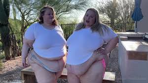 Ssbbw foxxie roxxie & lissa lou - pool fun cambro tv - CamStreams.tv