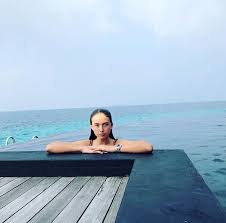The eldest daughter of tv millionaires robert (57) and carmen geiss (56) already has her own label. Shania Geiss Posts Facebook
