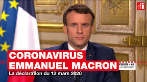 Le président français emmanuel macron entouré des influenceurs mcfly et carlito à l'élysée : Coronavirus La Declaration Du President Francais Emmanuel Macron Youtube