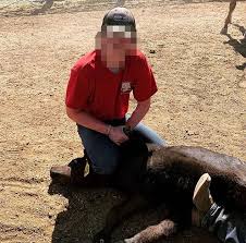 Last week, floyd was killed by a police officer who knelt on his neck for 8 minutes and 46 seconds, ignoring the only results in facebook searches for george floyd challenge are those of people. Outrage As White Teens Do The George Floyd Challenge In Social Media Video Daily Mail Online