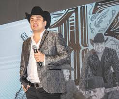 Julio cesar álvarez monteleón, mejor conocido como julión álvarez y su norteño banda, nació un 11 de abril de 1983 en el estado de chiapas en un poblado. Julion Alvarez Promete Limpiar Su Imagen