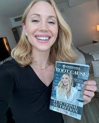 Rachel Scheer's Instagram, Twitter & Facebook