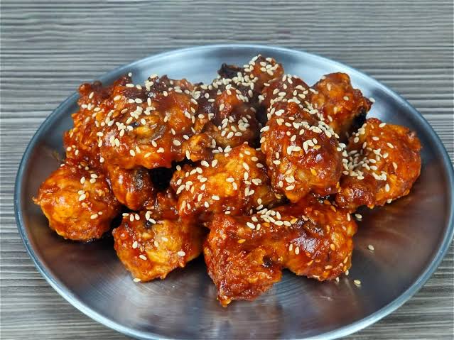 Pollo frito coreano en freidora de aire