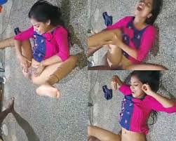 Diba Moni big tits close-up tease