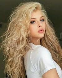 30 Of The Sophisticated Long Curly Hairstyles 2019 To Change Your Boring Old Styles Hair And Comb Curly Hair Styles Naturally Curly Hair Trends Curly Hair Styles