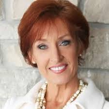 Lisa Mannes's Instagram, Twitter & Facebook