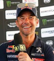 Hamilton gesture gifts points to Vettel