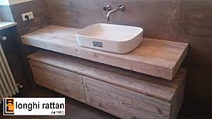 Ancora in molti, però, pensano che l'utilizzo di questo materiale sia un azzardo negli ambienti … Mobili Bagno Legno Massello Su Misura