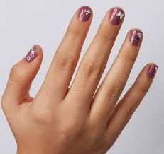 Módní trendy se jako ve všech odvětvích rychle mění a stejně tak i nail art vyvíjí stále rtěnka essence this is me, 65 kč. Essence Sweet Girl Nail Stickers Nalepky Na Nehty 44 Kusu Parfemomanie Cz