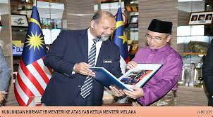 +606 232 8330 +606 232 8400. Galeri Foto Album Kunjungan Hormat Yb Menteri Ke Atas Yab Tuan Adly Zahari Ketua Menteri Melaka Di Seri Negeri Ayer Keroh Melaka Pada 24 Mei 2019 Image Kunjungan Hormat