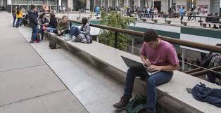 See more of estudiantes universitarios on facebook. Dos De Cada Tres Universitarios Estudian Y Trabajan Durante La Carrera Cataluna El Pais