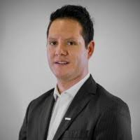 300+ perfiles de «Gabe Cisneros»