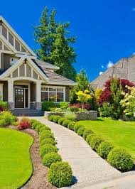 We have lots of cheap front yard landscaping ideas for people to choose. Simple And Beautiful Front Yard Landscape Ideas With A Cheap Budget Home Apartment Ideas