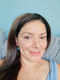 Isabelle Glover's Instagram, Twitter & Facebook