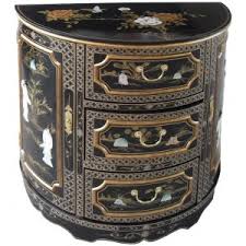 Buffet chinois 8 tiroirs 4 portes fabriqué en orme massif.commandable sur mesure et avec 5 déclinaisons de teintes possibles: Meuble Chinois Demi Lune 2 Portes 3 Tiroirs Noir Meubles Chinois Laques